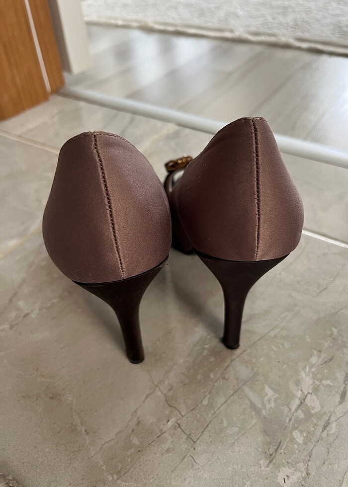 Topuklu ayakkabı - Görsel 2