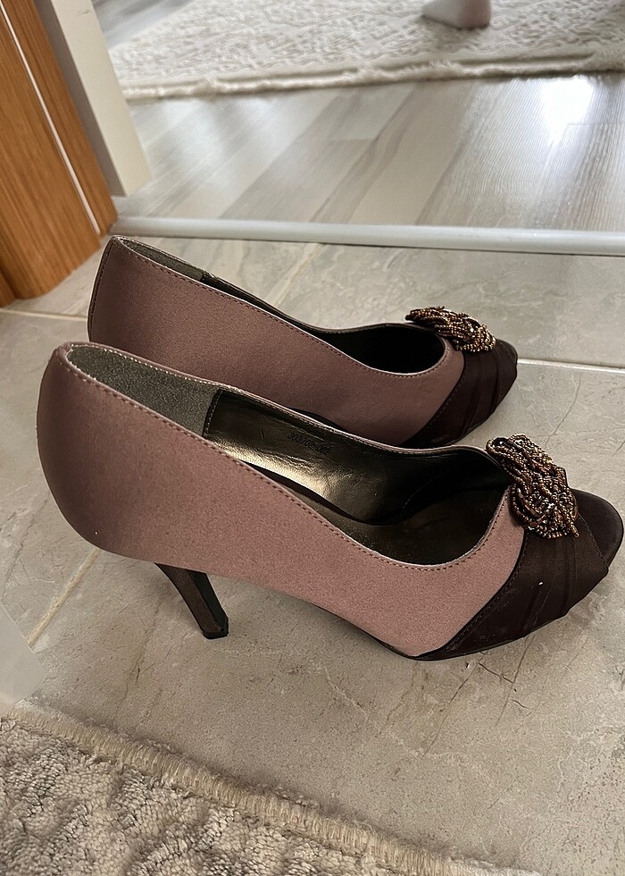 Topuklu ayakkabı - Görsel 3