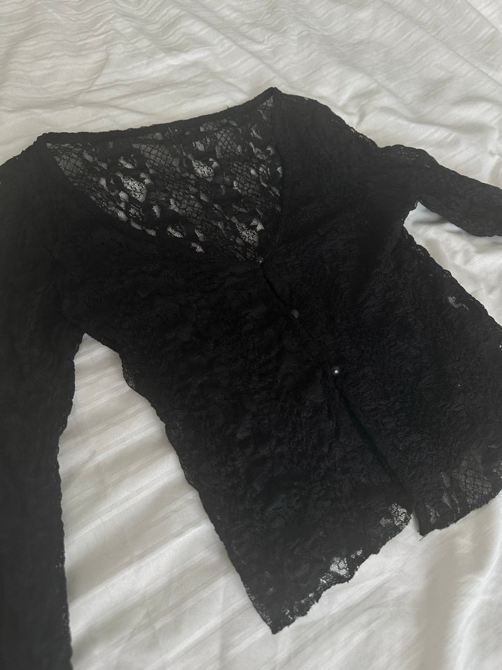 Siyah Dantelli Bluz - Görsel 3