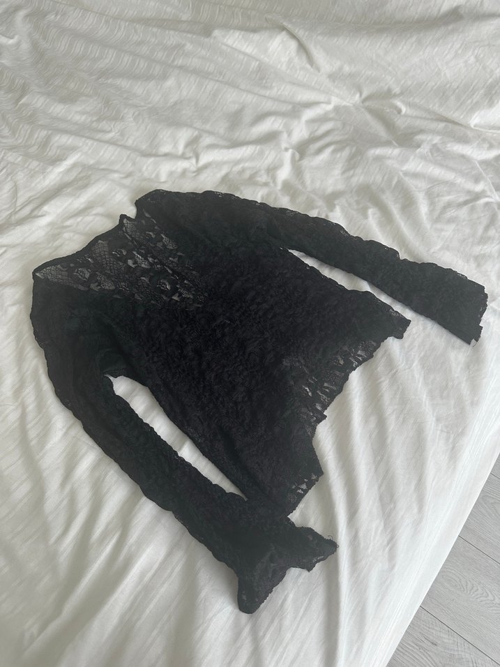 Siyah Dantelli Bluz - Görsel 4