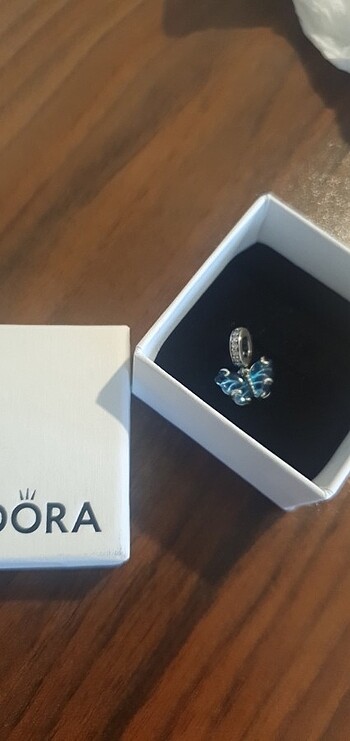 Pandora Kelebek charm