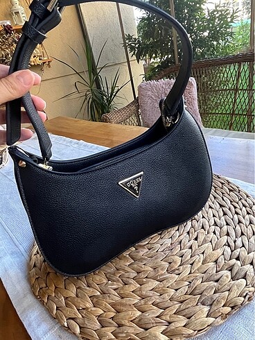 Guess meridian çanta