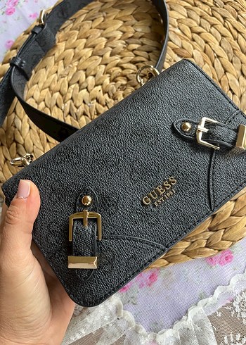  Beden Guess Siyah Deri Baskılı Kadın Çanta