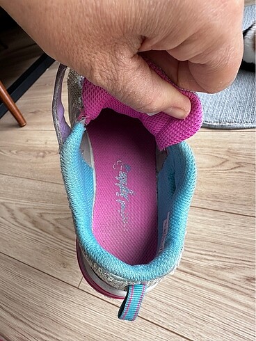 32 Beden skechers ışıklı ayakkabı 32 numara