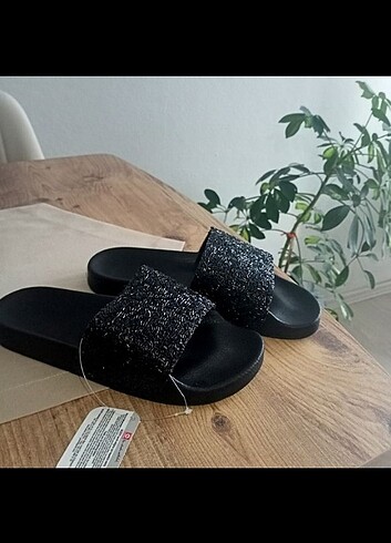Kadın Terlik 