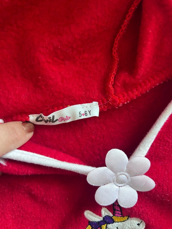 Kız Çocuk Kırmızı Kapüşonlu Ponço - Görsel 2