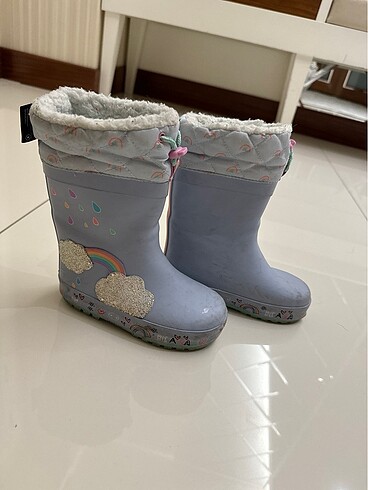 Next yağmur botu