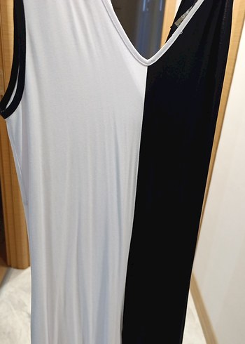 Drapeli V Yaka Uzun Beyaz siyah tulum elbise - Görsel 5