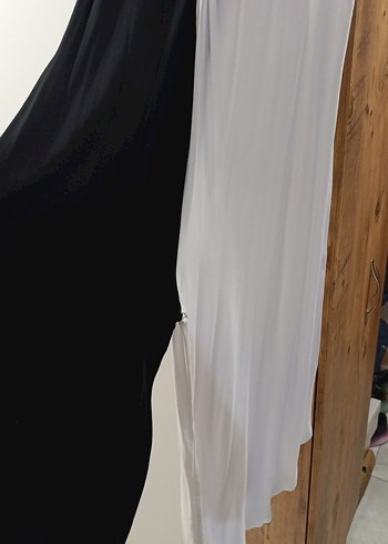 Drapeli V Yaka Uzun Beyaz siyah tulum elbise - Görsel 6