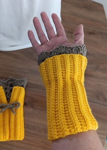 Sarı ve Gri Örgü Kadın Eldiven - Görsel 3
