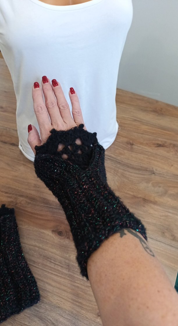 Siyah Örgü Kadın Eldiven - Görsel 3