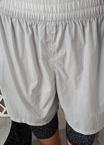 Gri Rahat Kesim  Mini Şort - Görsel 2