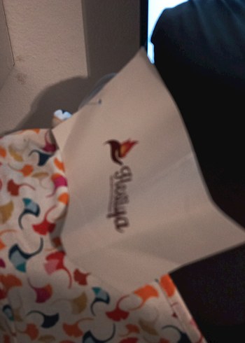 V Yaka Kısa Kollu Desenliviskon kumaşdan yumuşak dokulu M beden - Görsel 8