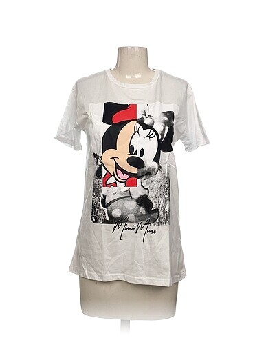 Diğer T-shirt %70 İndirimli.