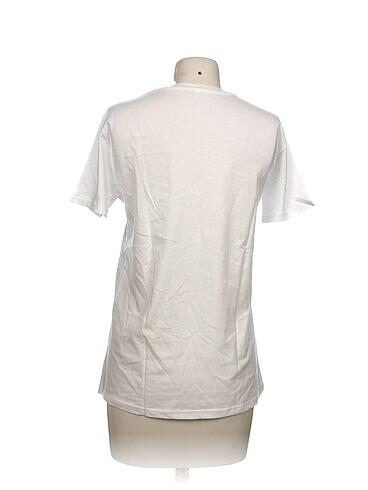 m Beden Diğer T-shirt %70 İndirimli.