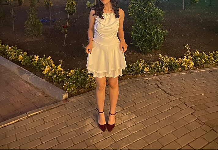 Beyaz şortlu mini elbise