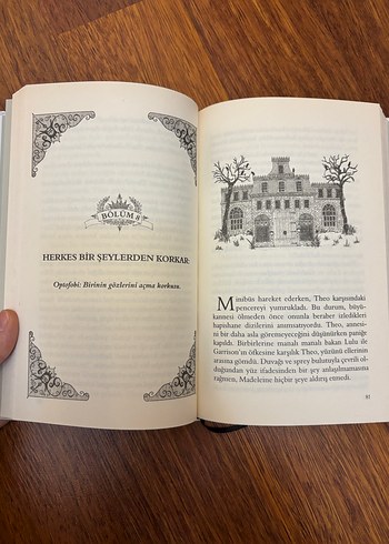 Korku Okulu - Gitty Daneshvari - Görsel 2