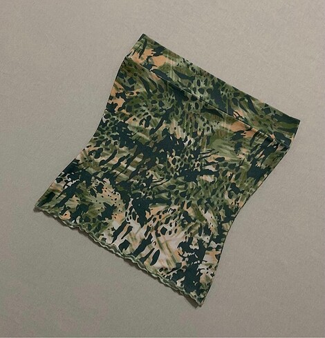 Straplez crop