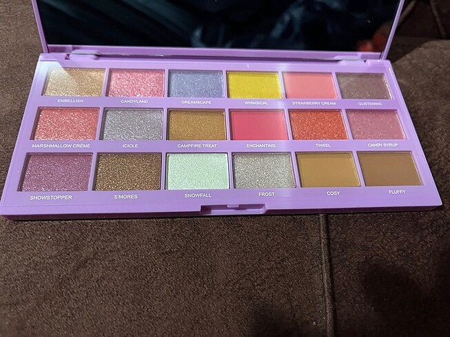 Beden Revolution tasty Marshmallow wonderland palette