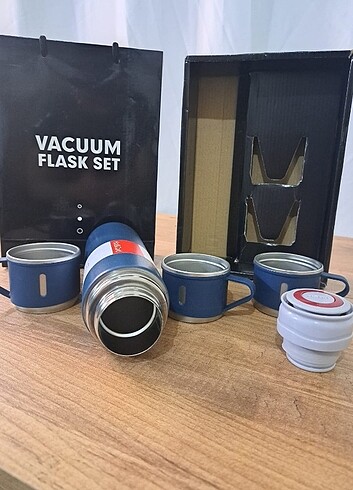 3 Bardaklı Çelik Termos 500 ml