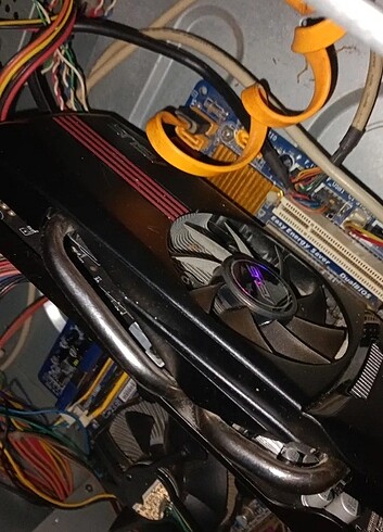 Amd readon hd 7700 1 GB ekran kartı 