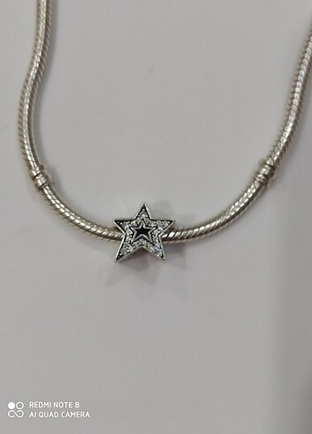 Pandora Yıldız charm