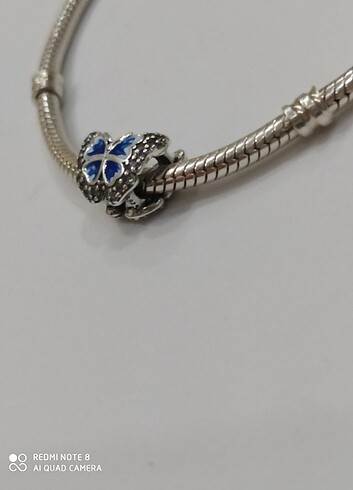 Beden Kelebek charm
