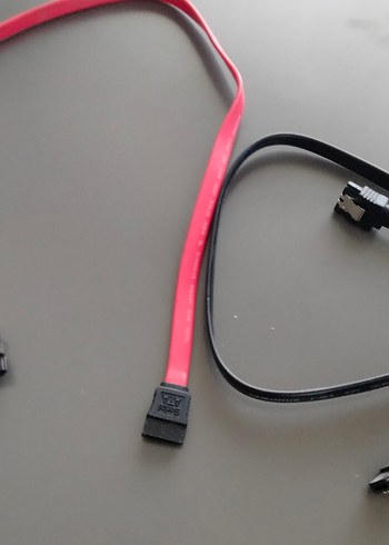 Kırmızı SATA Veri Kablosu - Görsel 4