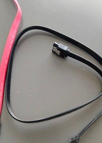 Kırmızı SATA Veri Kablosu - Görsel 2