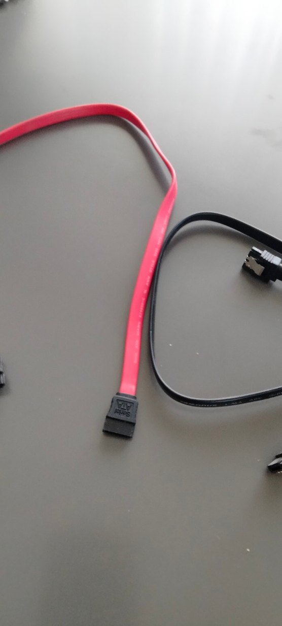 Kırmızı SATA Veri Kablosu - Görsel 4