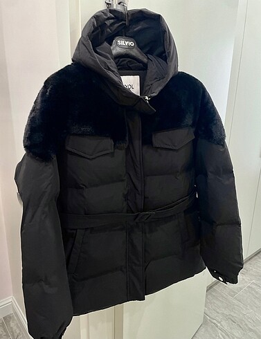 İpekyol Peluş Garnili Mont