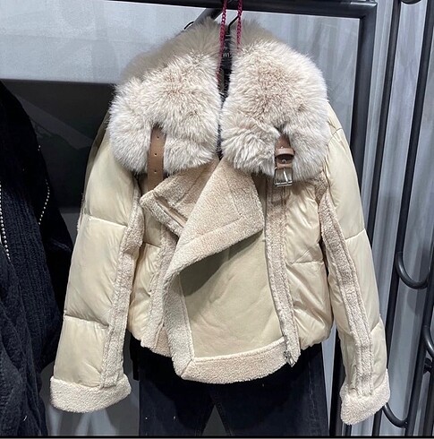 Twist Kemer Aksesuarlı Puffer Mont