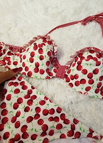 Kiraz model Penti bikini takım sorunsuz bedeni olmadığı için sat