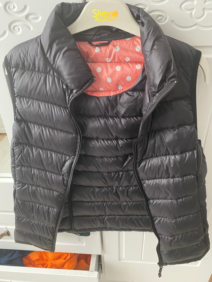 Siyah Fermuarlı Kadın Şişme Yelek - Görsel 4