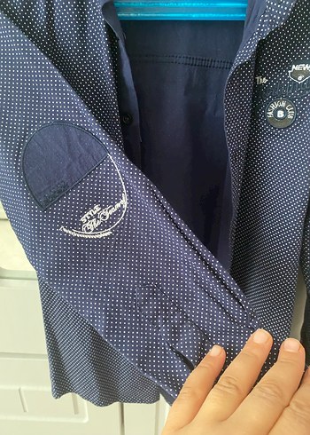 Düğmeli Mavi erkek çocuk - Görsel 2