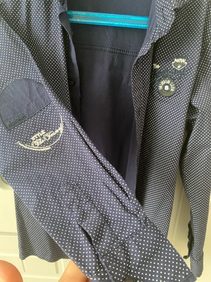 Düğmeli Mavi erkek çocuk - Görsel 4