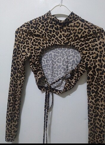 s Beden Sırt dekolteli leopar crop