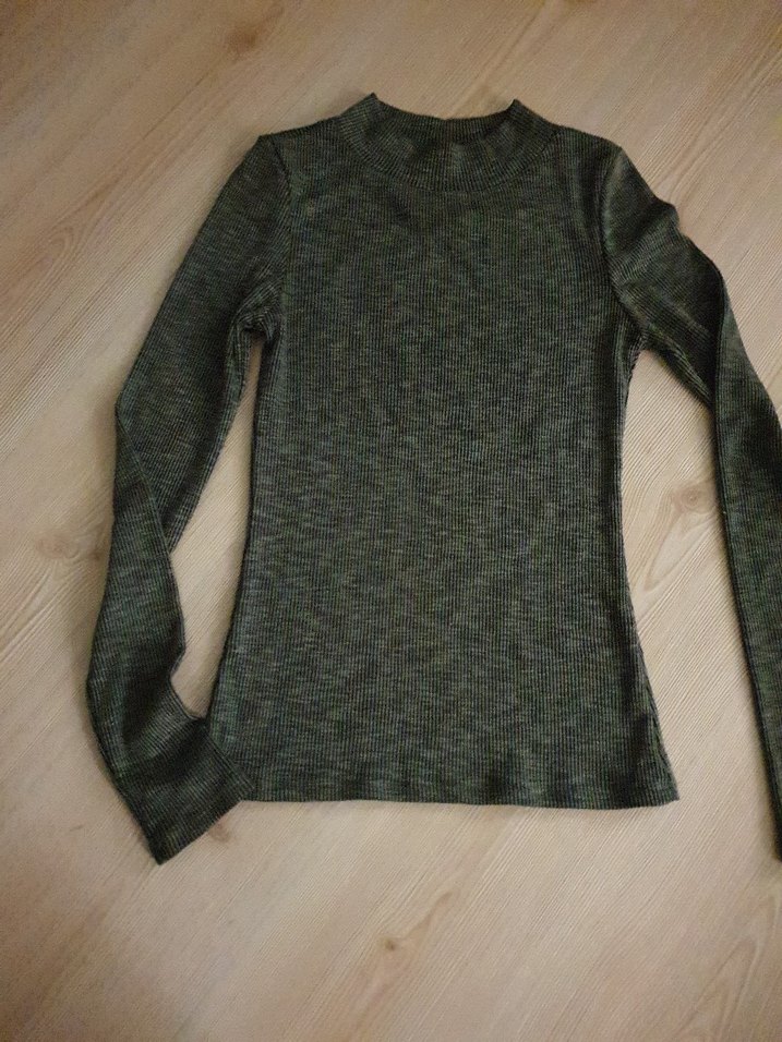 Gri Kadın Boğazlı İnce Triko Kazak - Görsel 2