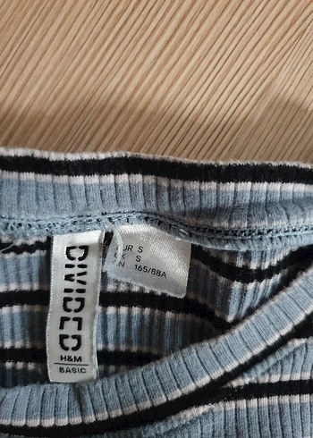 Gri Çizgili Kadın Kısa Kollu Tişört - Görsel 4