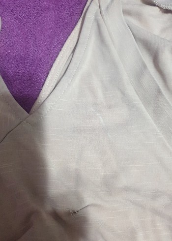 Bej V Yakalı Kolsuz Kadın Bluz - Görsel 4