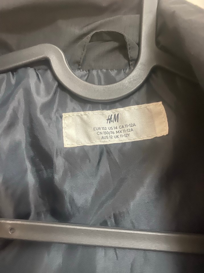 H&M erkek çocuk yağmurluk - Görsel 2