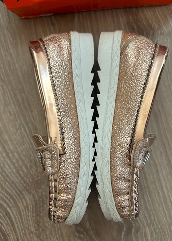 26 Numara Kız Çocuk Parlak Altın Taşlı Ayakkabı - Görsel 4