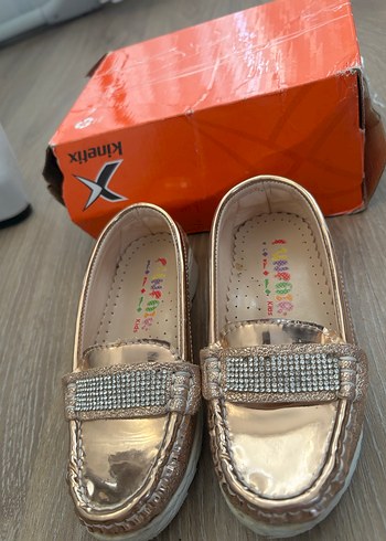 26 Numara Kız Çocuk Parlak Altın Taşlı Ayakkabı - Görsel 3