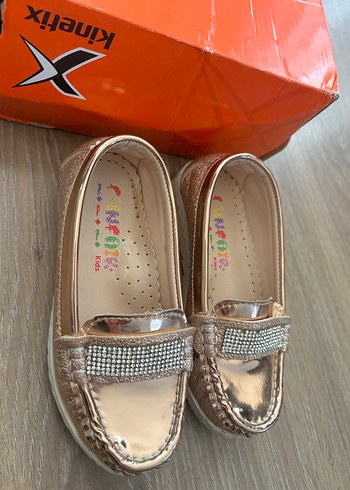 26 Numara Kız Çocuk Parlak Altın Taşlı Ayakkabı - Görsel 2