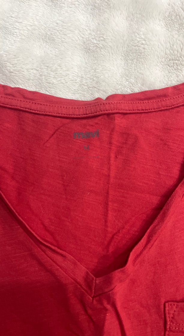 Kırmızı V Yaka Keten Kadın Tişört - Görsel 2