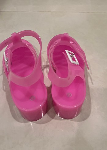 Pembe Tokalı Kız Sandalet - Görsel 3