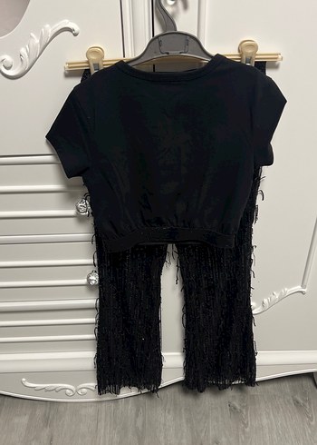 Kız Çocuk Siyah Püsküllü Kısa Kollu Bluz Pantolon Takım - Görsel 2