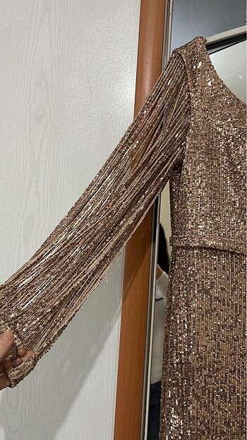 Pullu payetli abiye - Görsel 2