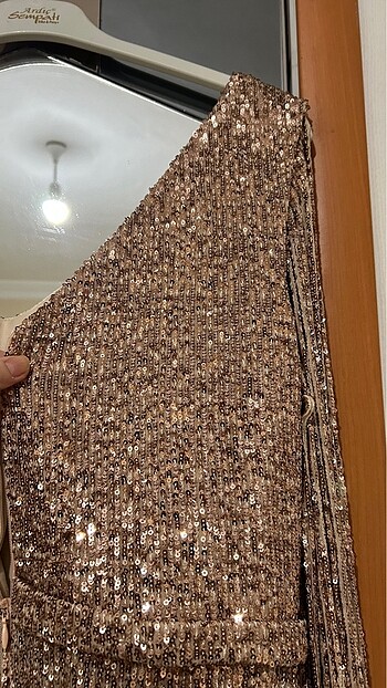 Pullu payetli abiye - Görsel 5