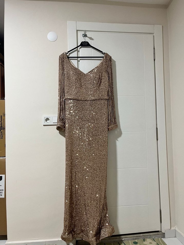 Parlak Bej Drapeli Uzun Abiye Elbise - Görsel 4